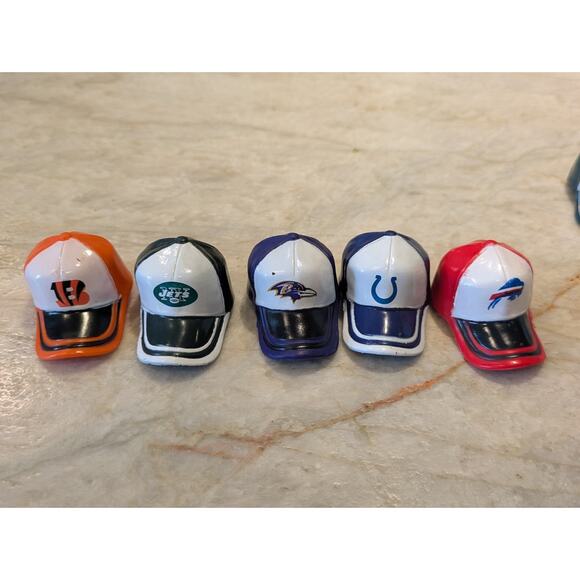 Lot of 13 2009 NFL 2" Plastic Gumball Vending Machine Mini Caps Hats - Picture 4 of 7